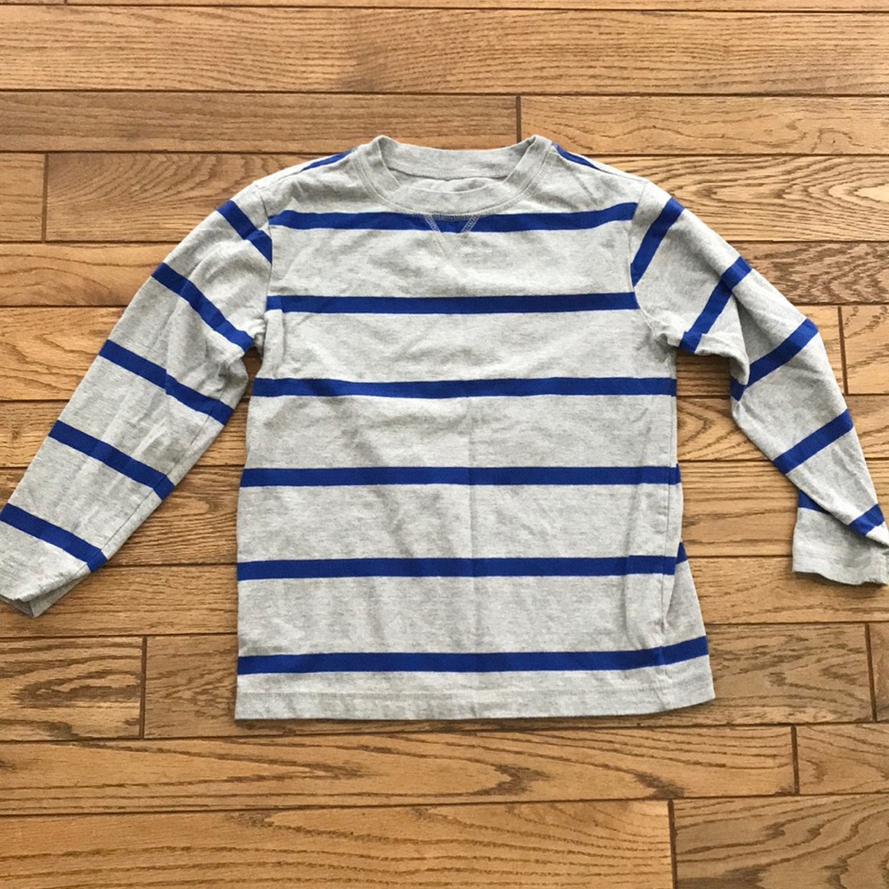 2 for $10 ❤️❤️🙌🏻Striped Gray long sleeve tee.